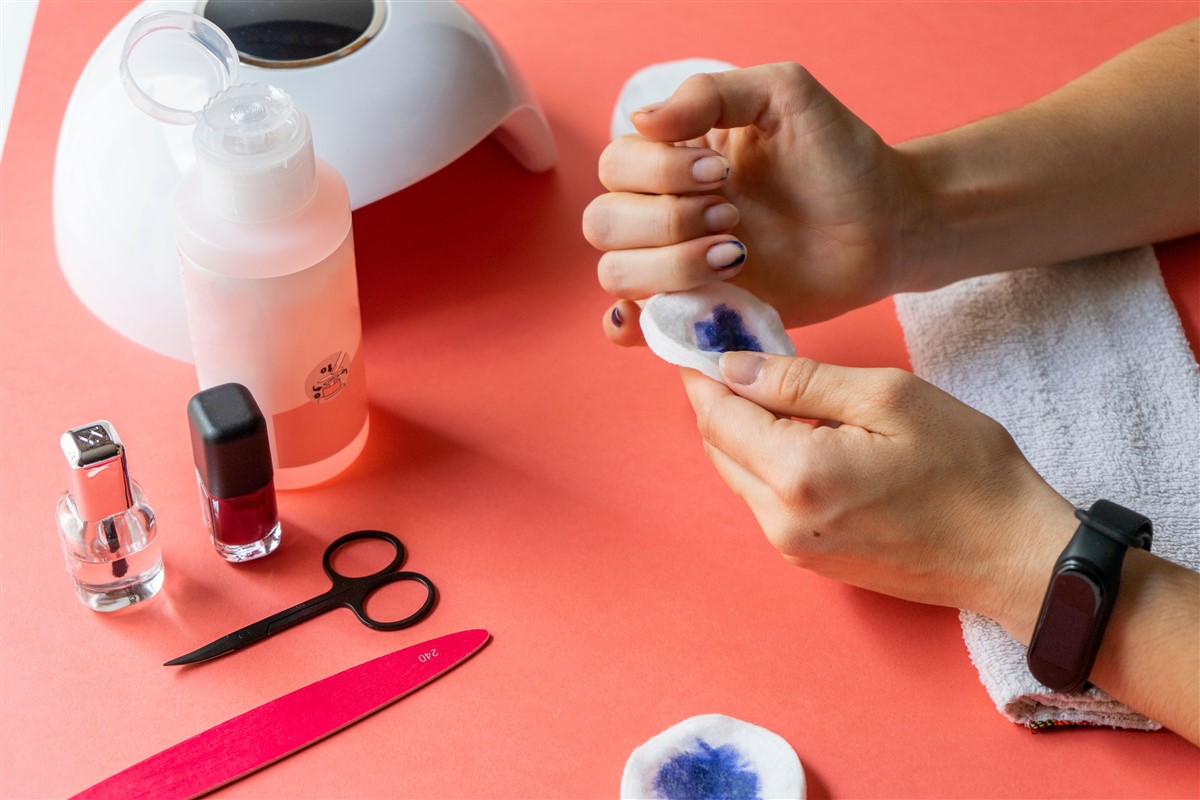 retirer le vernis à ongles sans dissolvant