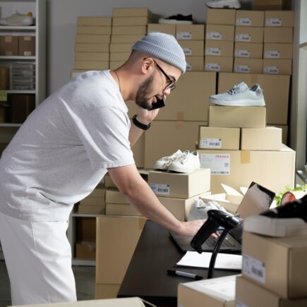 Online selling, e-commerce, shipping concept