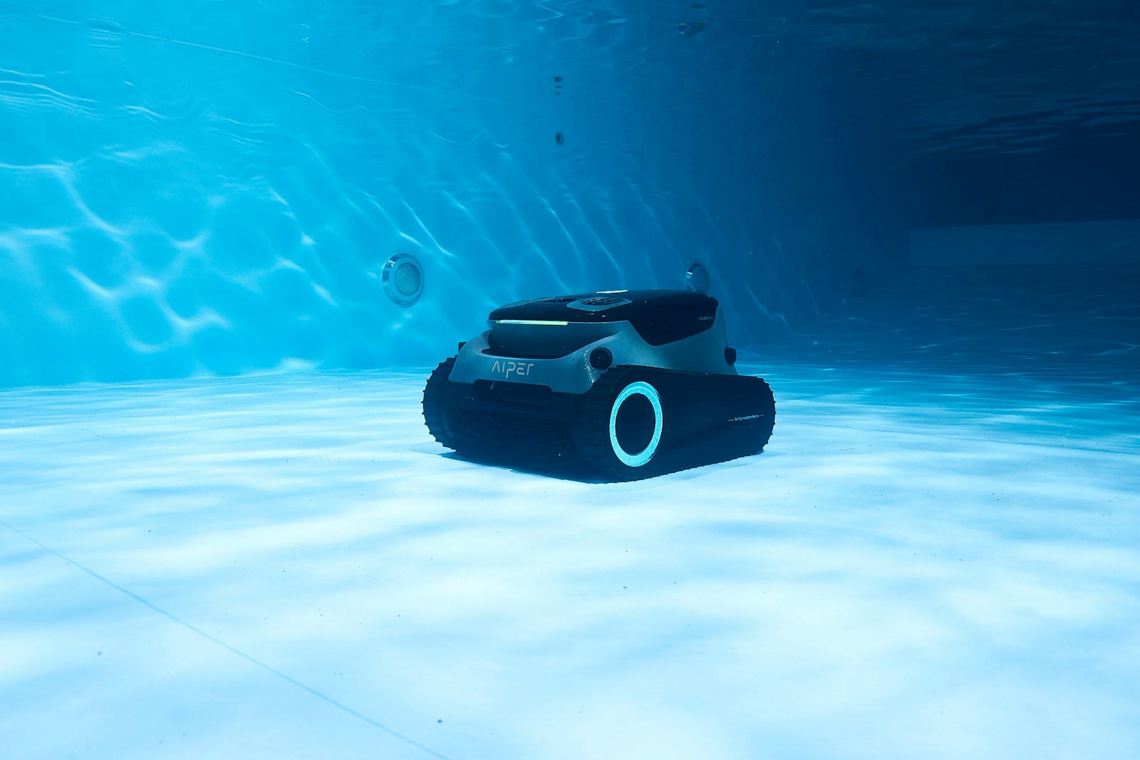 Aspirateur de piscine
